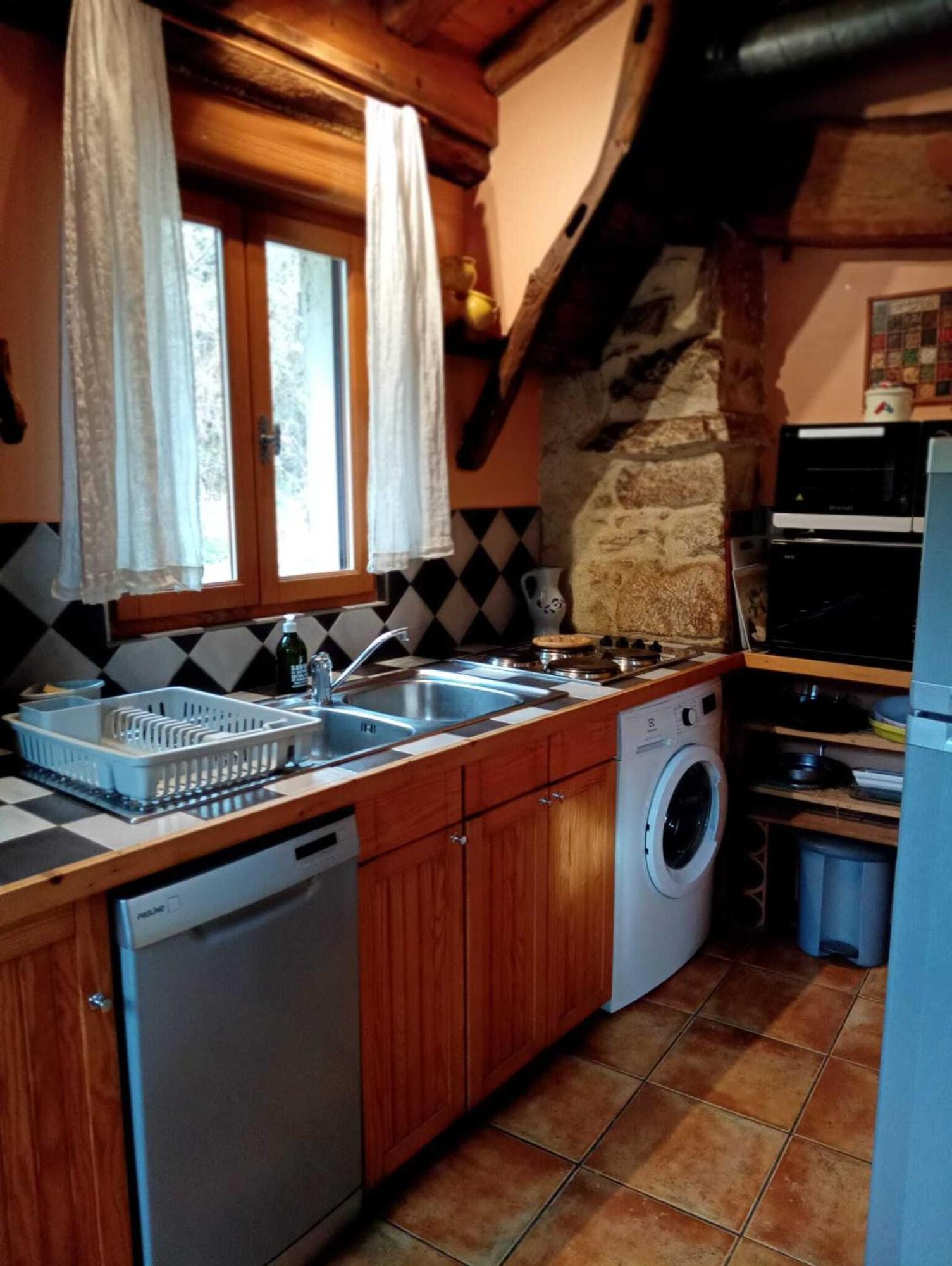 Gites Des Esselards Yzeron Exterior photo