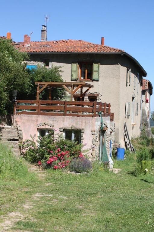Gites Des Esselards Yzeron Room photo