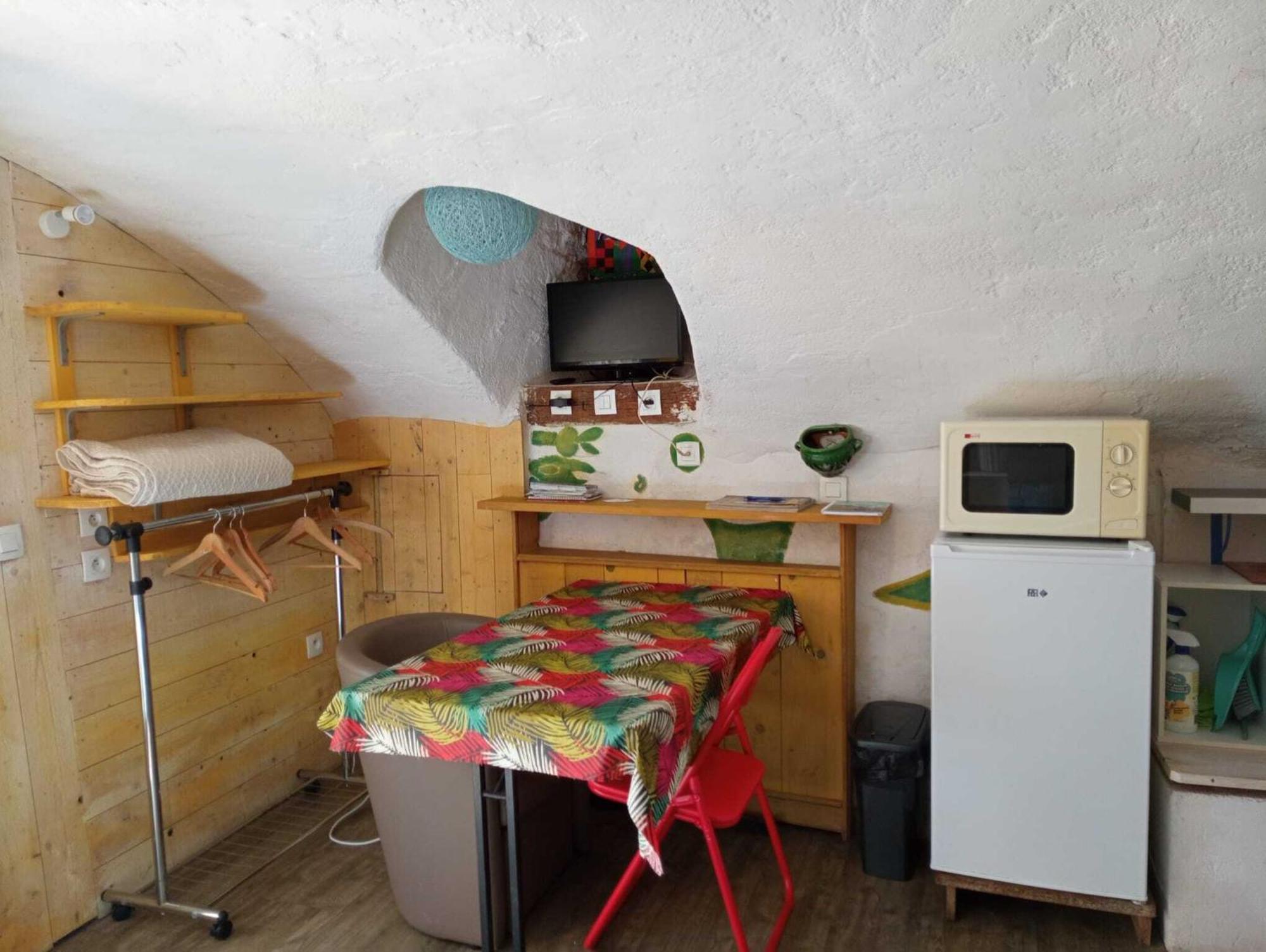 Gites Des Esselards Yzeron Room photo